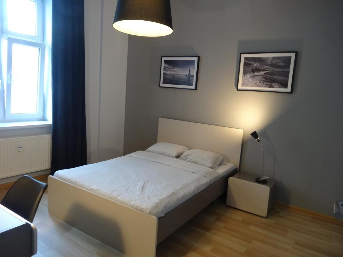 One More Night Apartment, Poznan Old Town Esterno foto